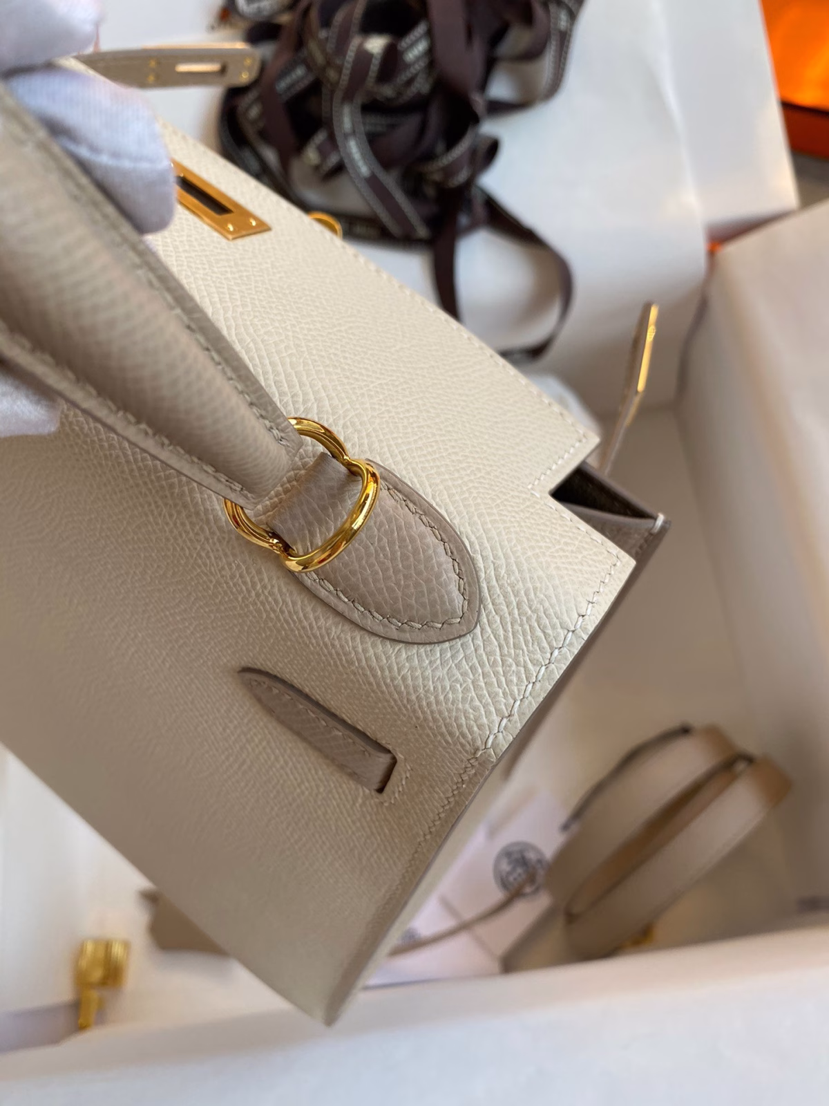 Hermes Kelly Sellier 25 Bicolor Bag in Craie and Trench Epsom Calfskin - Image 6
