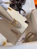 Hermes Kelly Sellier 25 Bicolor Bag in Craie and Trench Epsom Calfskin - Image 6