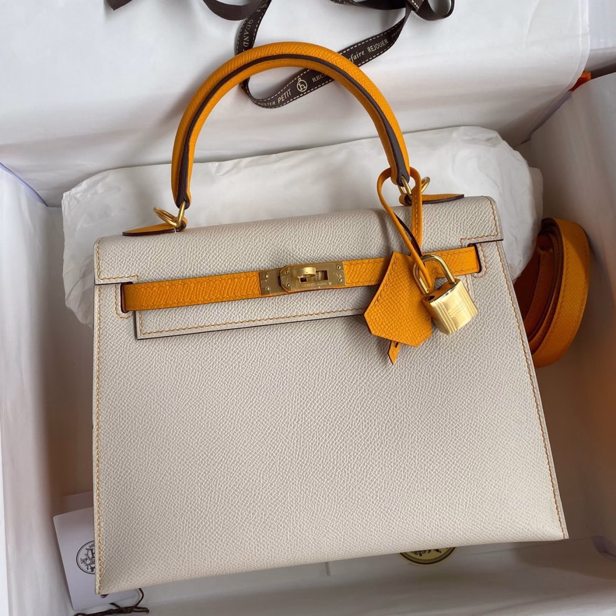 Hermes Kelly Sellier 25 Bicolor Bag in Craie and Yellow Epsom Calfskin - Image 1