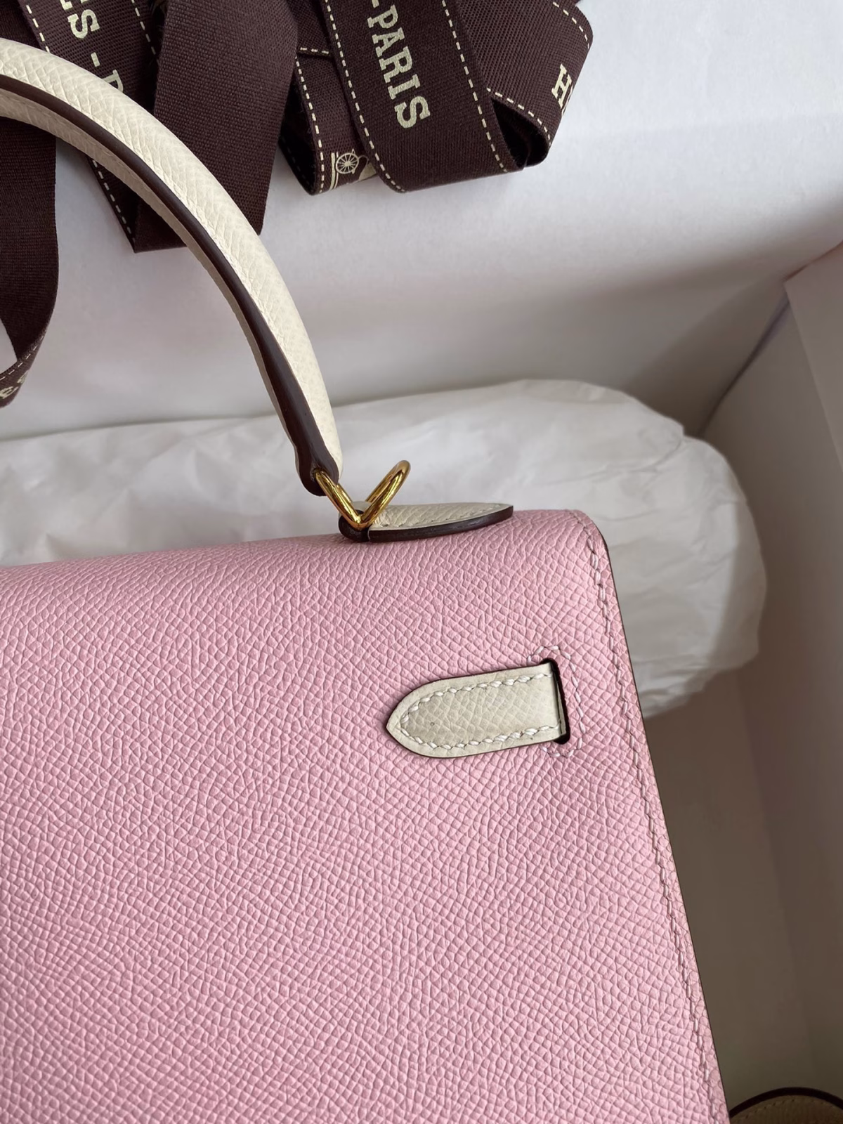 Hermes Kelly Sellier 25 Bicolor Bag in Rose Sakura and Craie Epsom Calfskin - Image 2