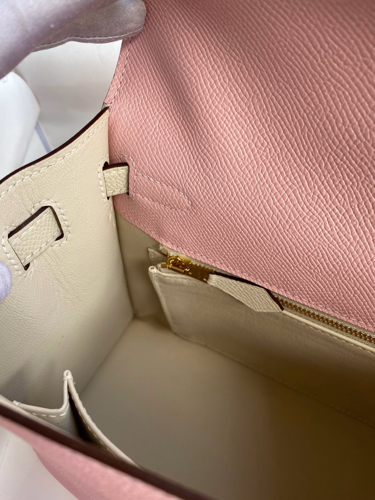 Hermes Kelly Sellier 25 Bicolor Bag in Rose Sakura and Craie Epsom Calfskin - Image 8