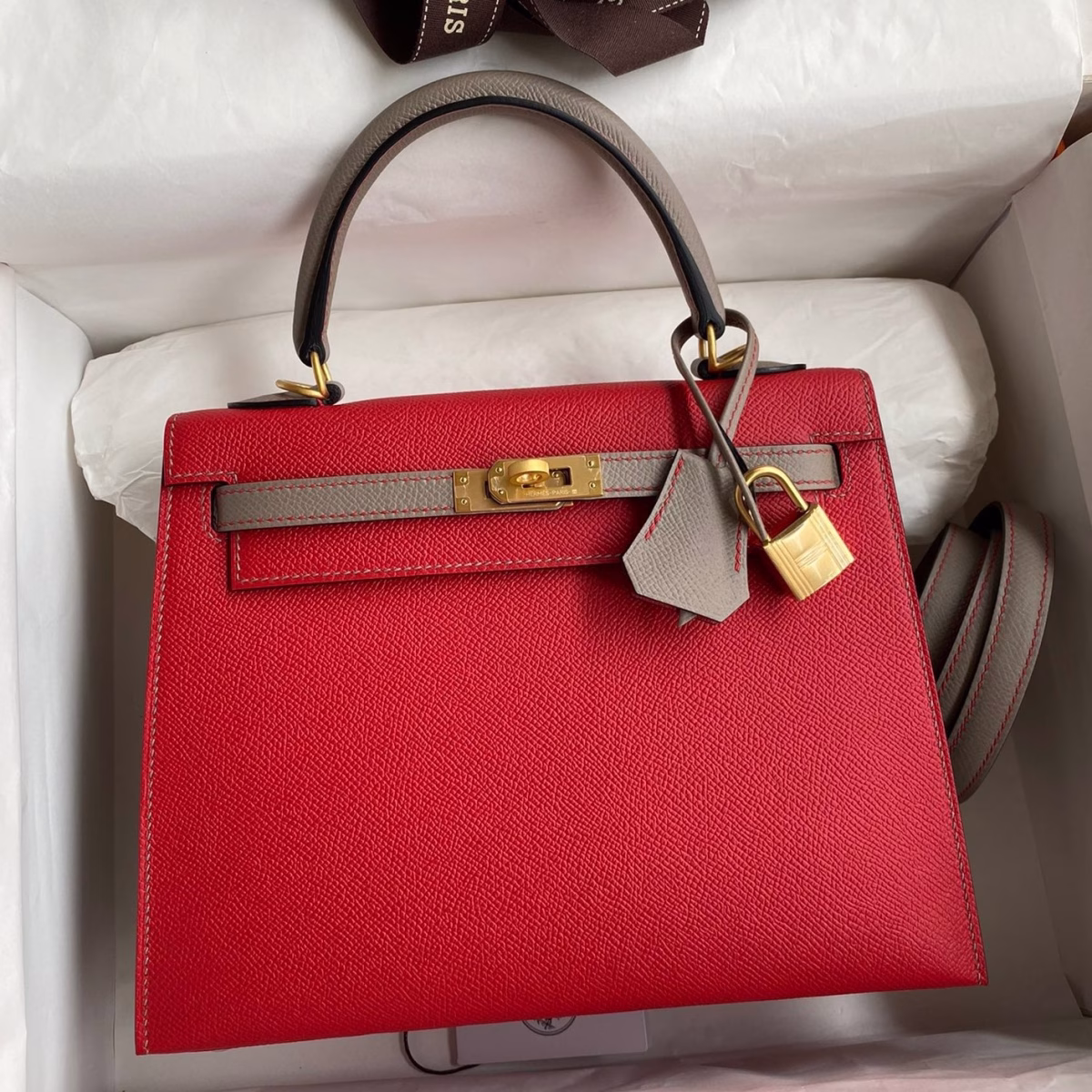 Hermes Kelly Sellier 25 Bicolor Bag in Red and Etain Epsom Calfskin - Image 1