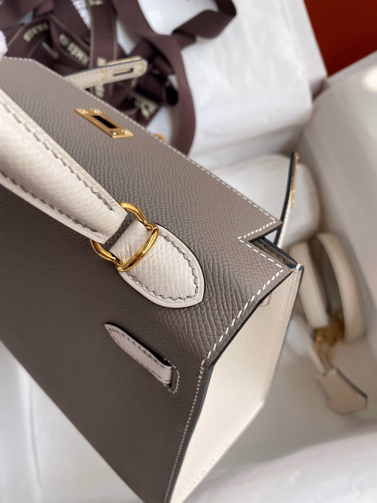 Hermes Kelly Sellier 25 Bicolor Bag in Taupe and Craie Epsom Calfskin - Image 2
