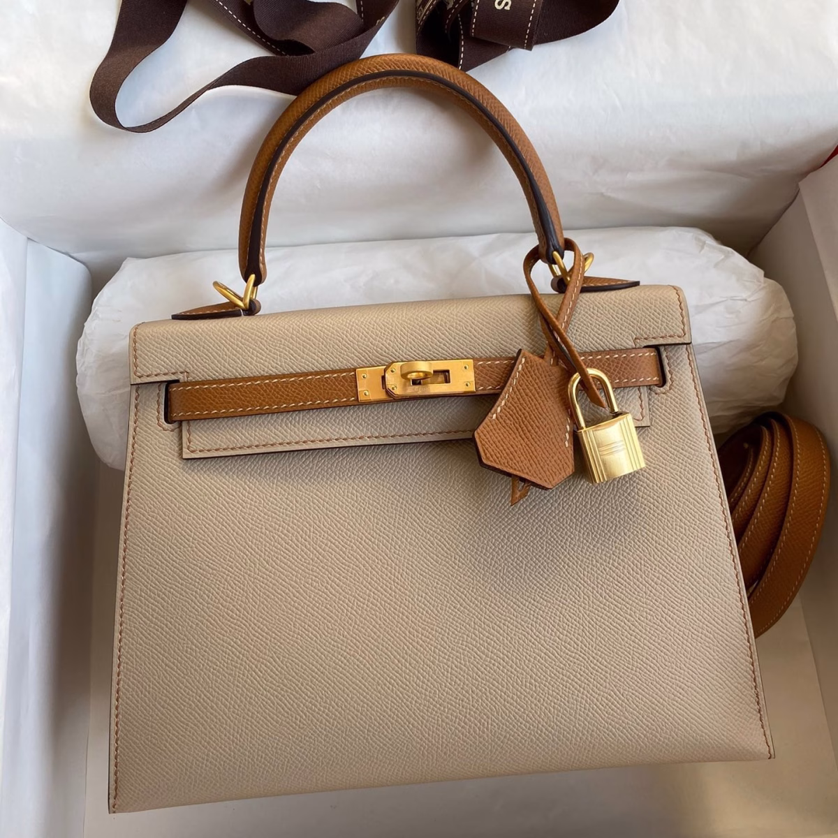 Hermes Kelly Sellier 25 Bicolor Bag in Trench and Gold Epsom Calfskin - Image 1