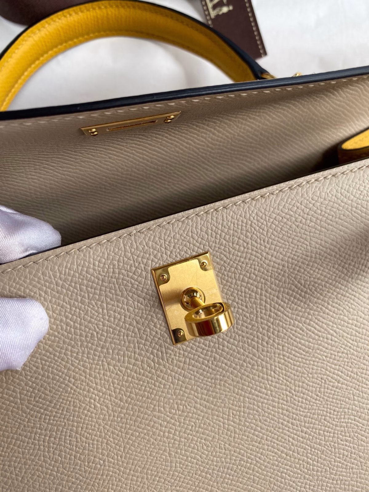 Hermes Kelly Sellier 25 Bicolor Bag in Trench and Yellow Epsom Calfskin - Image 9