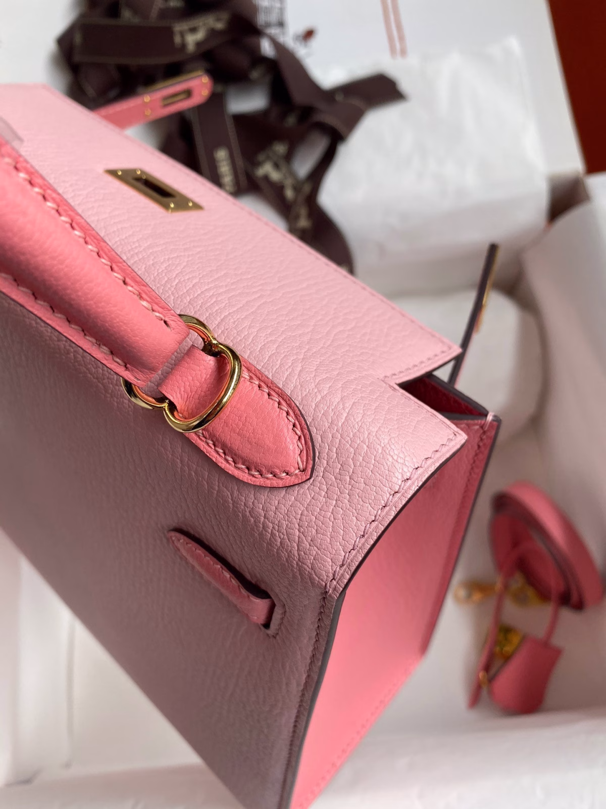 Hermes Kelly Sellier 25 Bicolor Bag in Rose Confetti and Lipstick Mysore Goatskin - Image 2