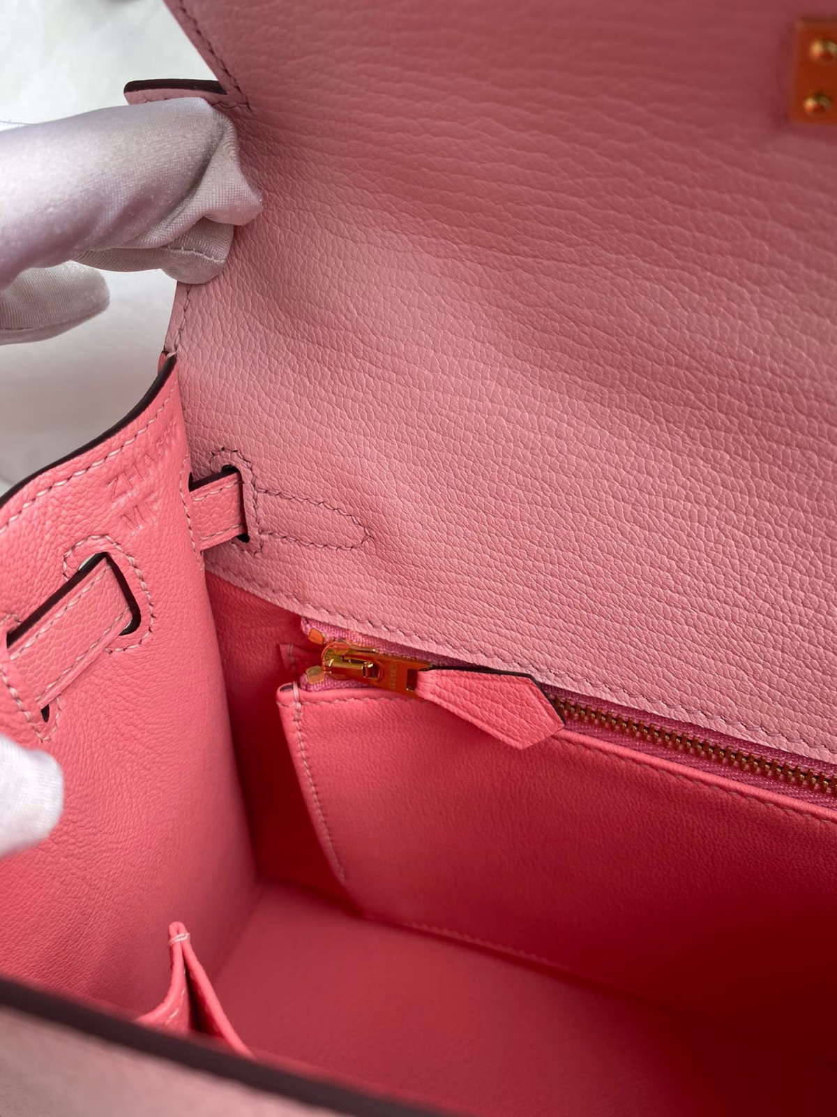 Hermes Kelly Sellier 25 Bicolor Bag in Rose Confetti and Lipstick Mysore Goatskin - Image 6