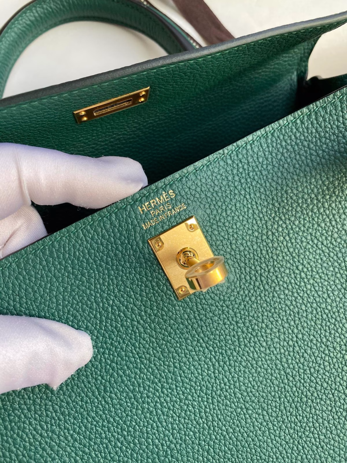 Hermes Kelly Retourne 25 Handmade Bag In Blue Paon Clemence Leather - Image 4
