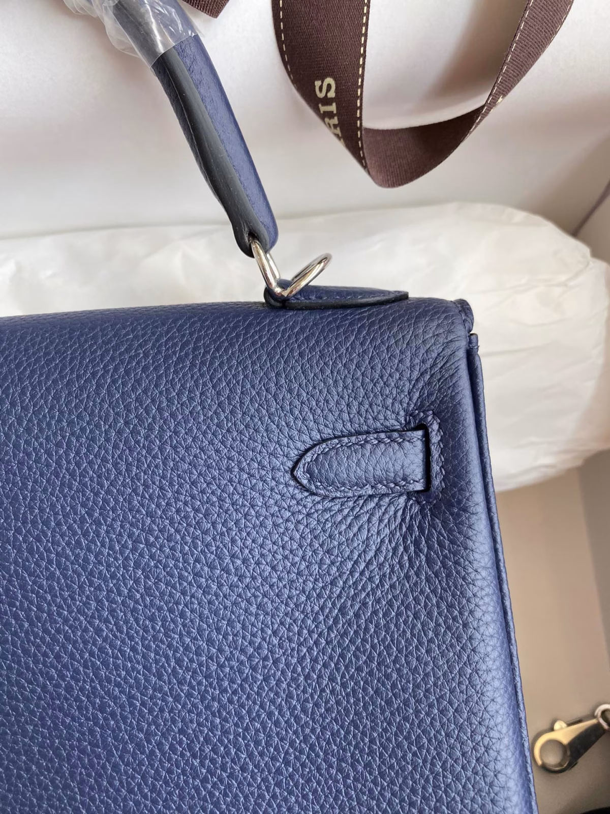 Hermes Kelly Retourne 25 Handmade Bag In Blue Saphir Clemence Leather - Image 9