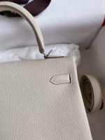 Hermes Kelly Retourne 25 Handmade Bag In Craie Clemence Leather - Image 8