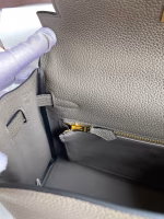 Hermes Kelly Retourne 25 Handmade Bag In Etain Clemence Leather - Image 3