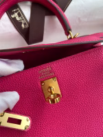 Hermes Kelly Retourne 25 Handmade Bag In Framboise Clemence Leather - Image 5