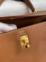 Hermes Kelly Retourne 25 Handmade Bag In Gold Clemence Leather - Image 9