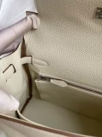Hermes Kelly Retourne 25 Handmade Bag In Mushroom Clemence Leather - Image 4
