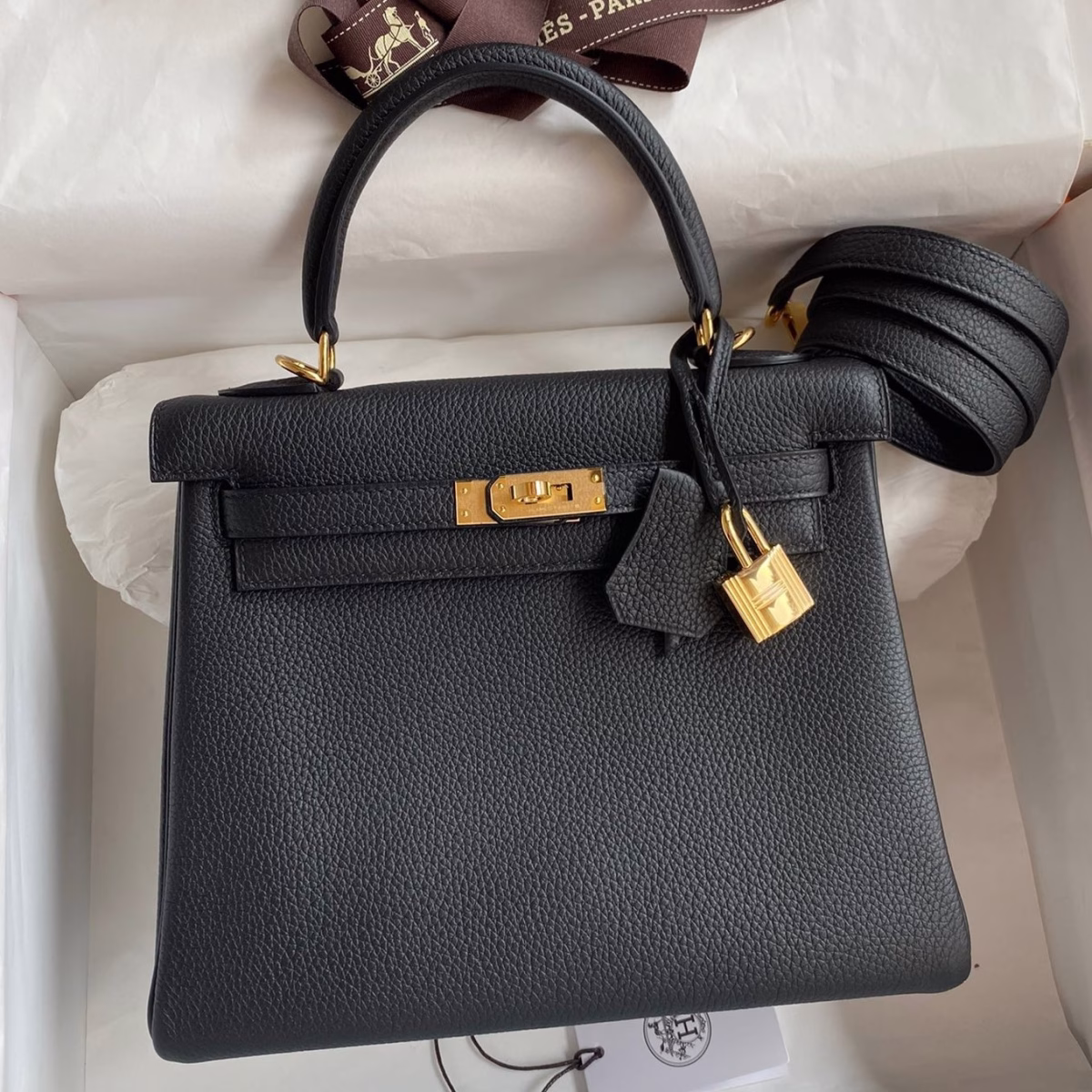 Hermes Kelly Retourne 25 Handmade Bag In Black Clemence Leather - Image 1