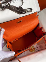 Hermes Kelly Retourne 25 Handmade Bag In Orange Clemence Leather - Image 2