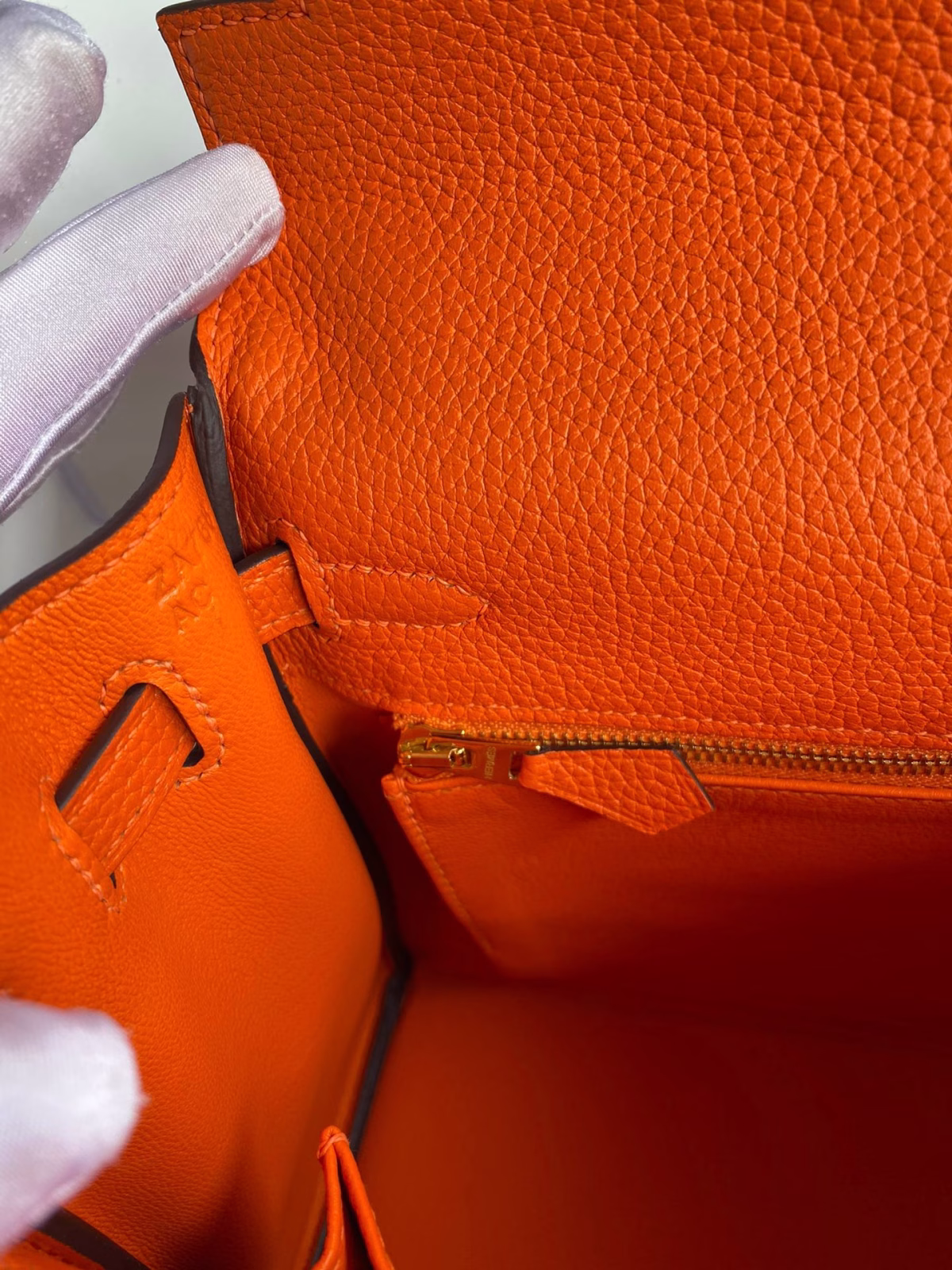 Hermes Kelly Retourne 25 Handmade Bag In Orange Clemence Leather - Image 6