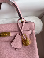 Hermes Kelly Retourne 25 Handmade Bag In Rose Sakura Clemence Leather - Image 8