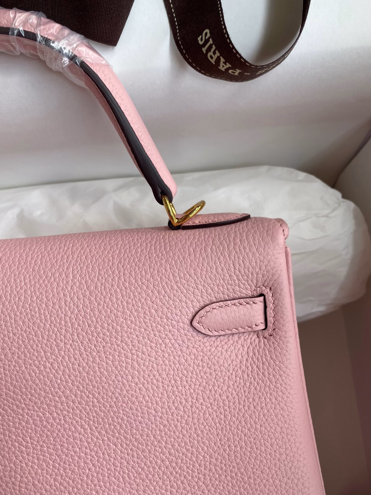 Hermes Kelly Retourne 25 Handmade Bag In Rose Sakura Clemence Leather - Image 9
