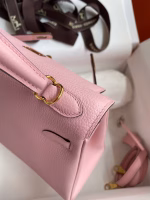 Hermes Kelly Retourne 25 Handmade Bag In Rose Sakura Clemence Leather - Image 6