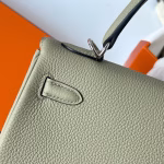 Hermes Kelly Retourne 25 Handmade Bag In Sauge Clemence Leather - Image 5