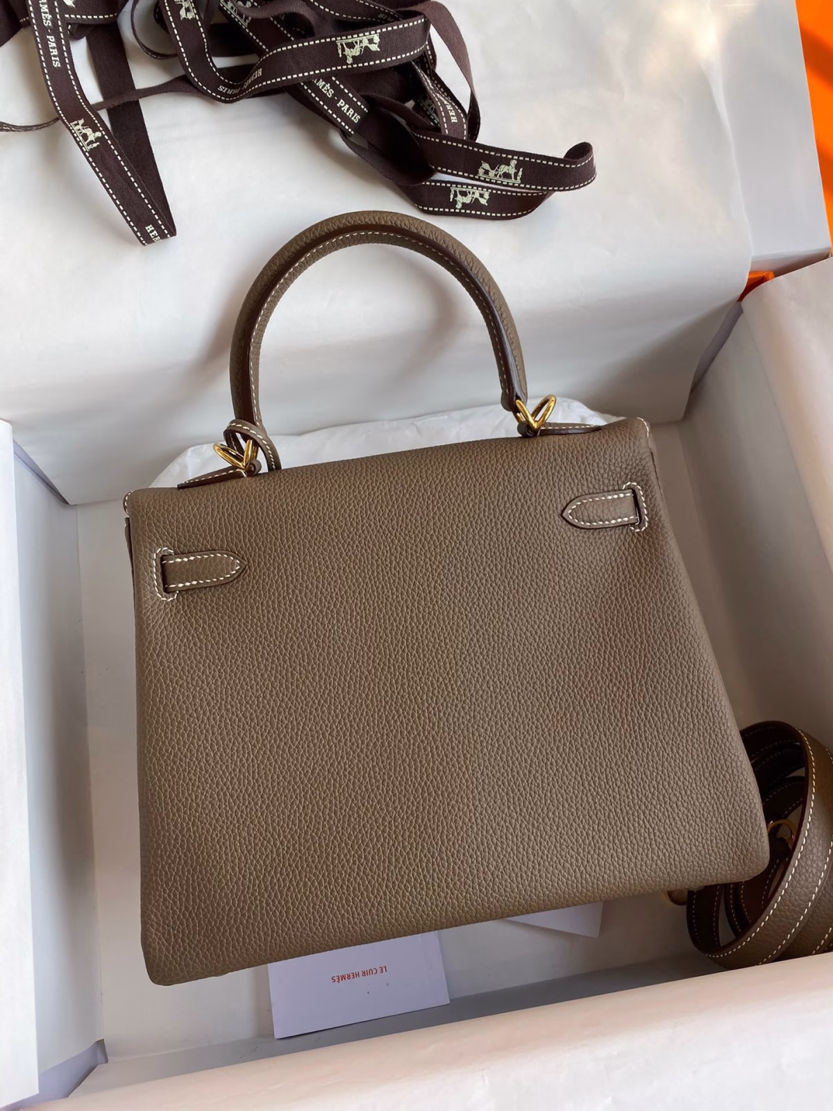 Hermes Kelly Retourne 25 Handmade Bag In Taupe Clemence Leather - Image 5