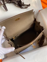 Hermes Kelly Retourne 25 Handmade Bag In Taupe Clemence Leather - Image 4