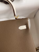 Hermes Kelly Retourne 25 Bicolor Bag in Taupe and Craie Clemence Calfskin - Image 4