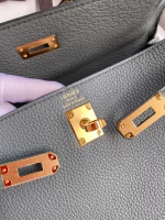 Hermes Kelly Retourne 25 Handmade Bag In Vert Amande Clemence Leather - Image 2
