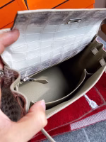 Hermes Kelly Retourne 25 Handmade Bag In Himalaya Crocodile Niloticus Skin - Image 8