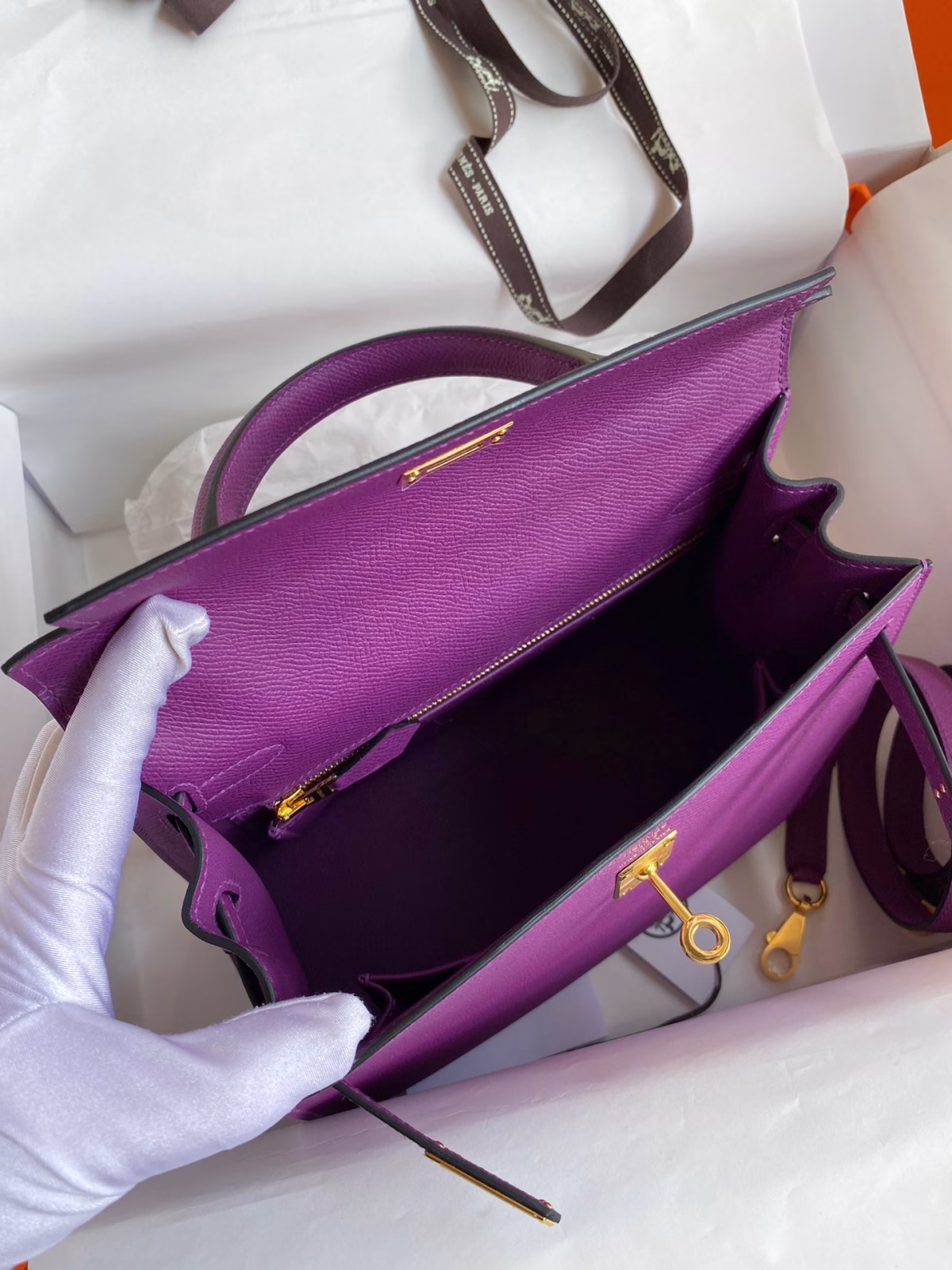 Hermes Kelly Sellier 25 Handmade Bag In Anemone Epsom Calfskin - Image 8