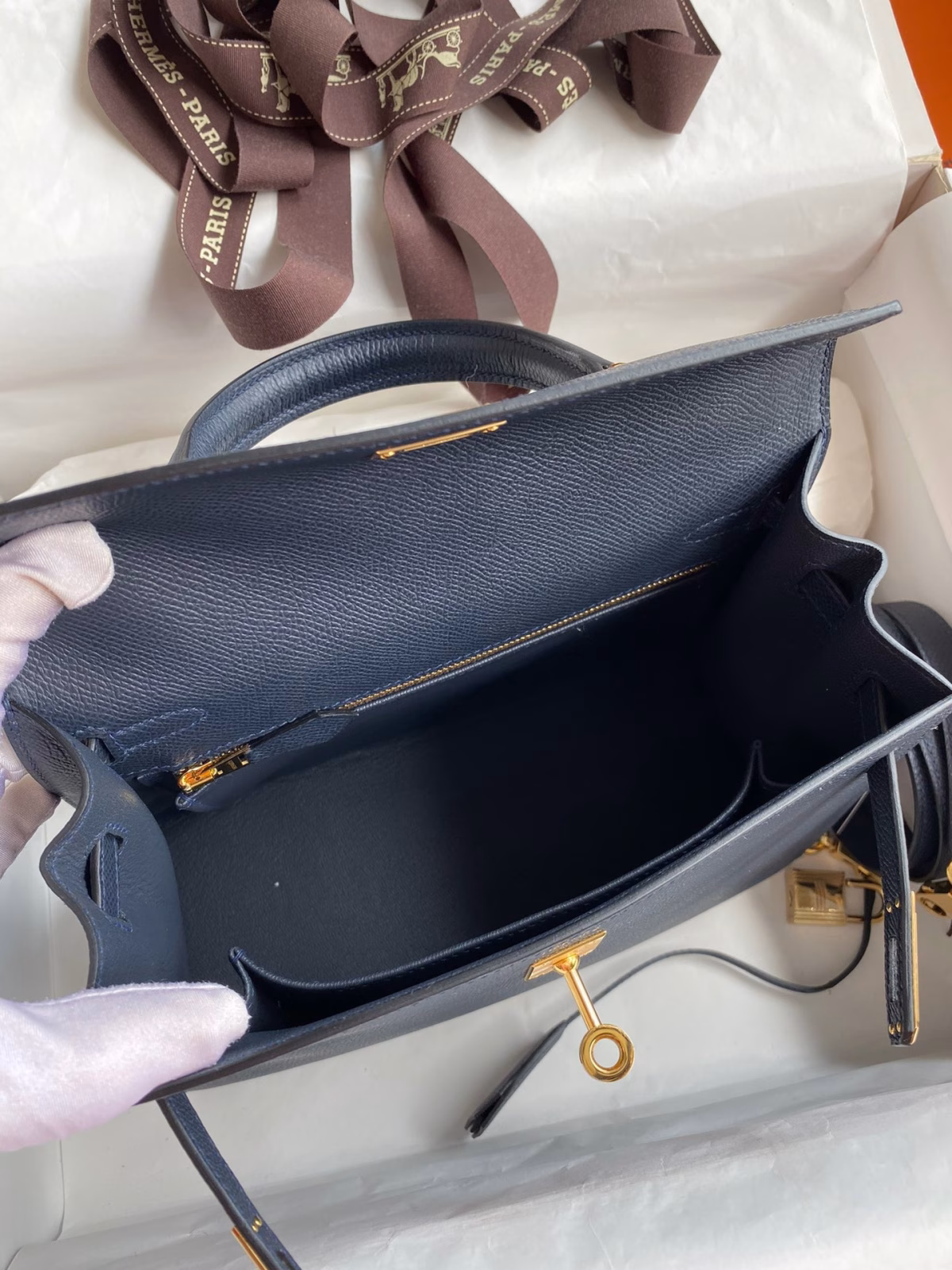Hermes Kelly Sellier 25 Handmade Bag In Blue Indigo Epsom Calfskin - Image 6