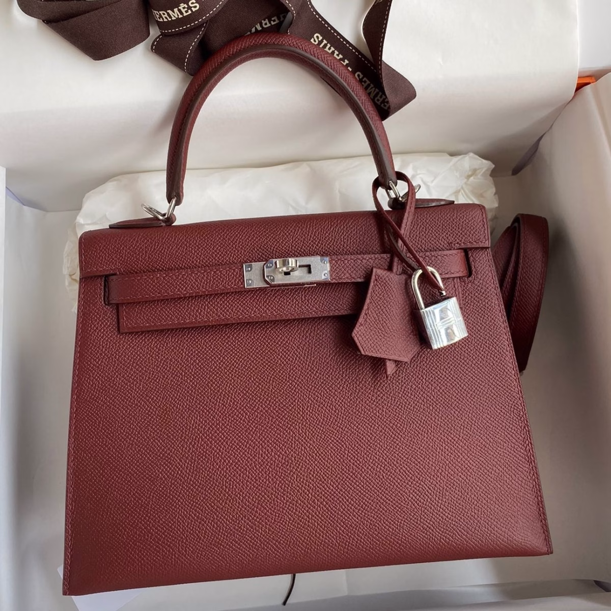 Hermes Kelly Sellier 25 Handmade Bag In Bordeaux Epsom Calfskin - Image 1