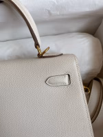 Hermes Kelly Sellier 25 Handmade Bag In Craie Epsom Calfskin - Image 4