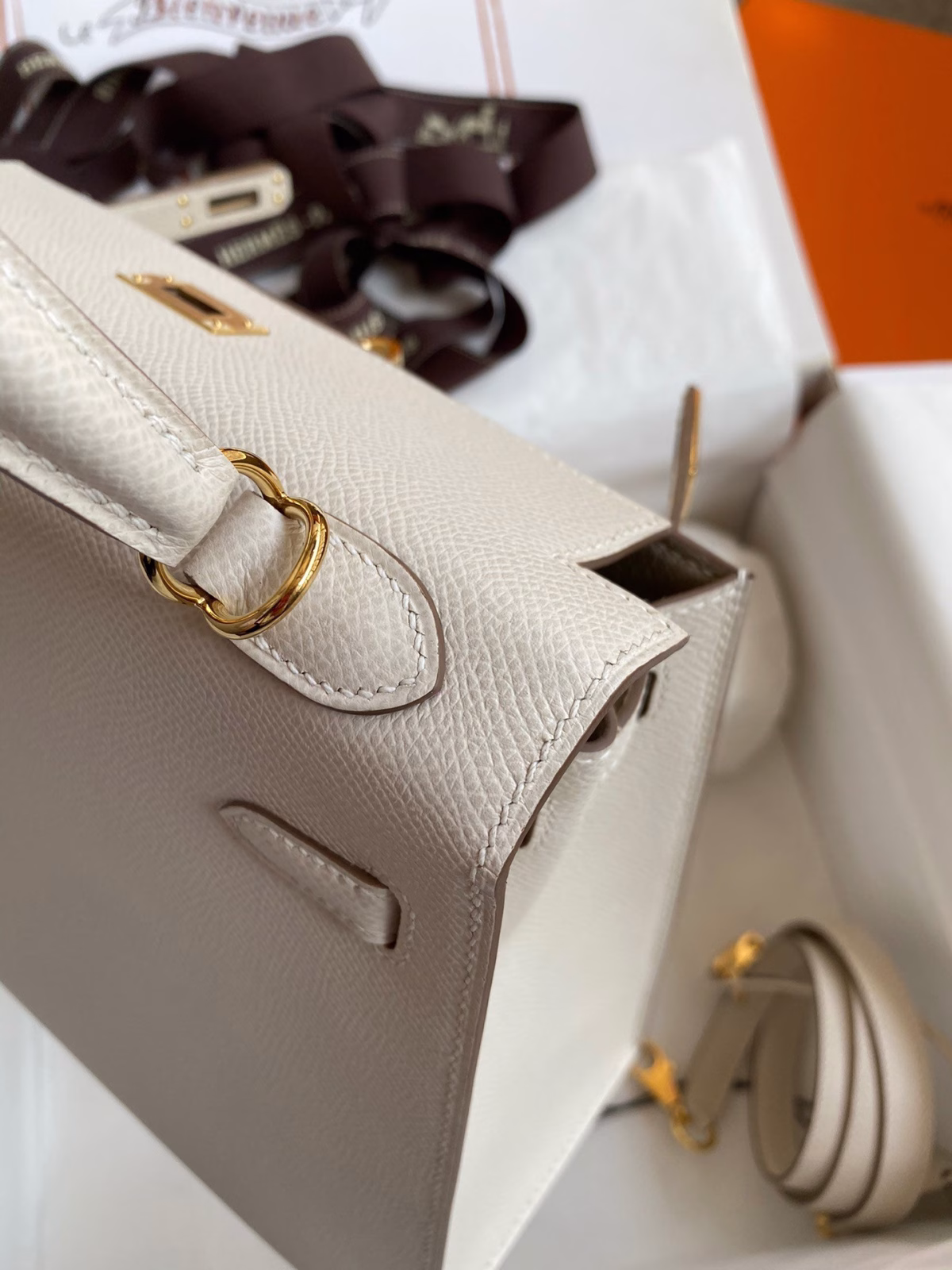 Hermes Kelly Sellier 25 Handmade Bag In Craie Epsom Calfskin - Image 2
