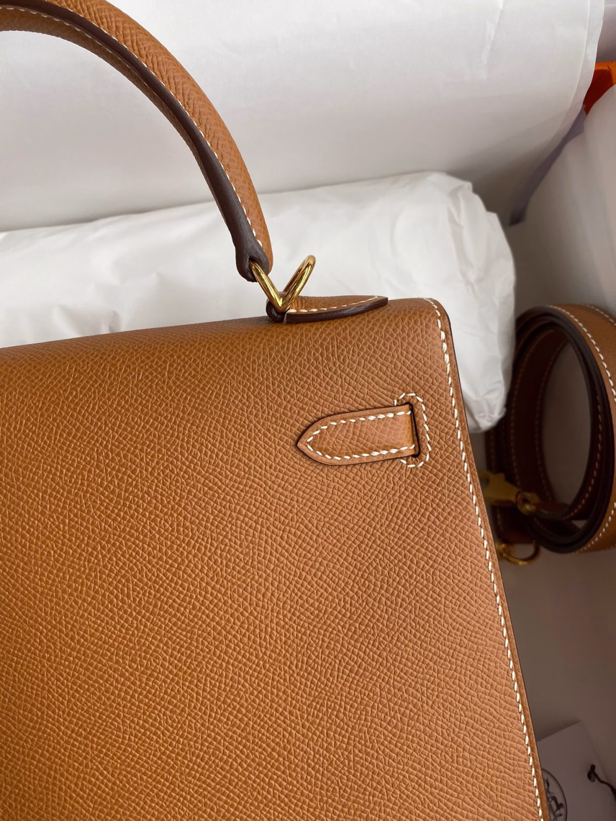 Hermes Kelly Sellier 25 Handmade Bag In Gold Epsom Calfskin - Image 7