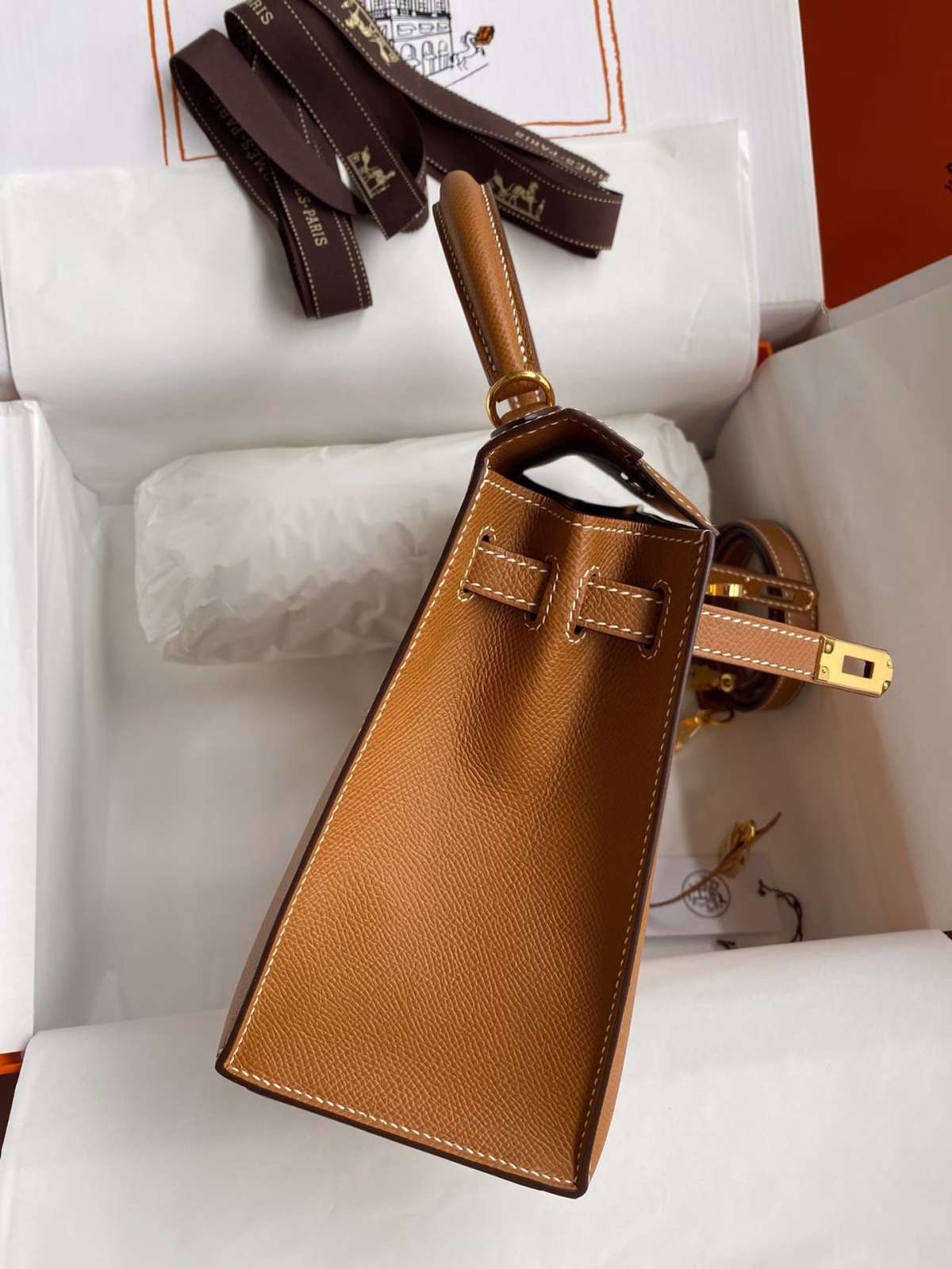 Hermes Kelly Sellier 25 Handmade Bag In Gold Epsom Calfskin - Image 9