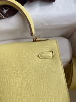 Hermes Kelly Sellier 25 Handmade Bag In Jaune Poussin Epsom Calfskin - Image 3