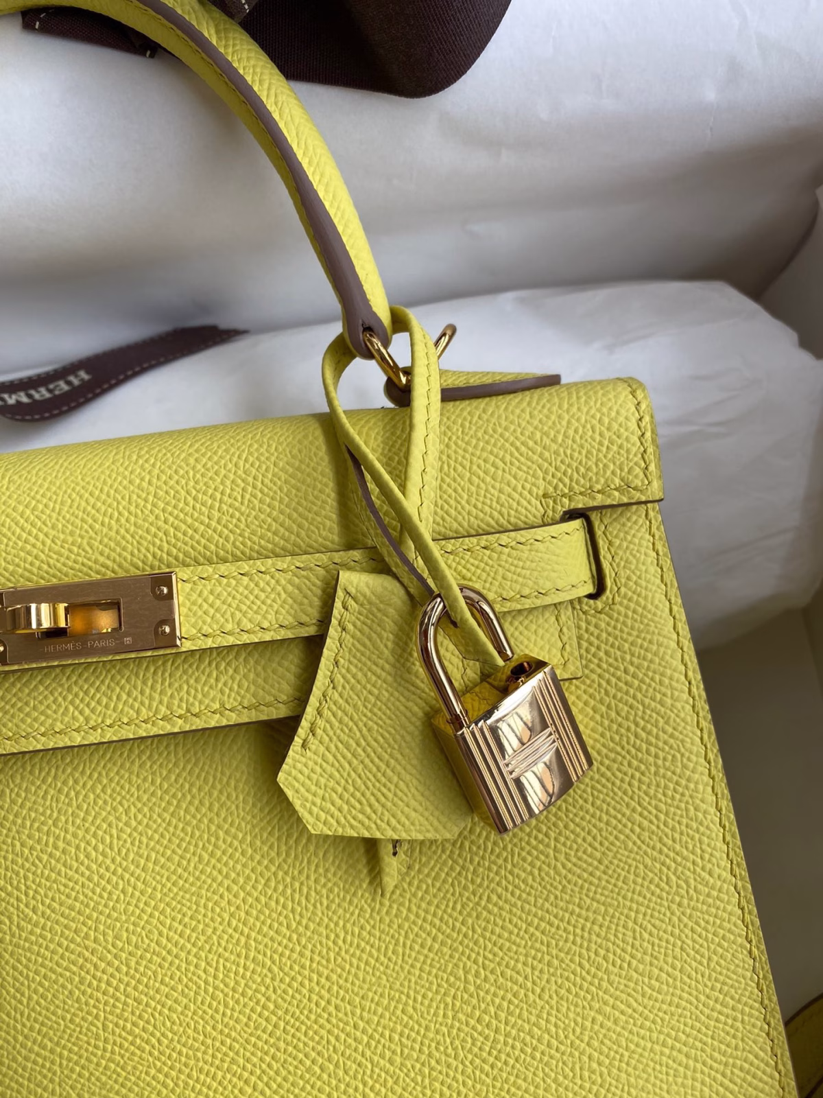 Hermes Kelly Sellier 25 Handmade Bag In Lime Epsom Calfskin - Image 8