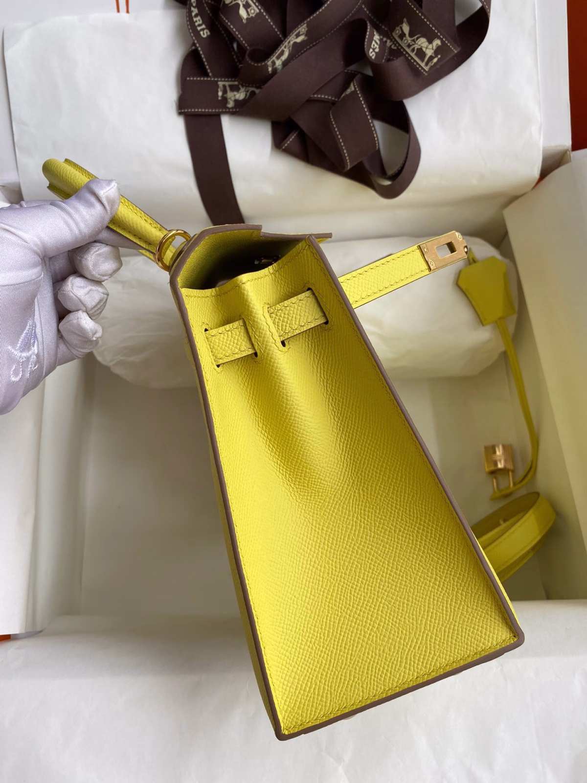 Hermes Kelly Sellier 25 Handmade Bag In Lime Epsom Calfskin - Image 5