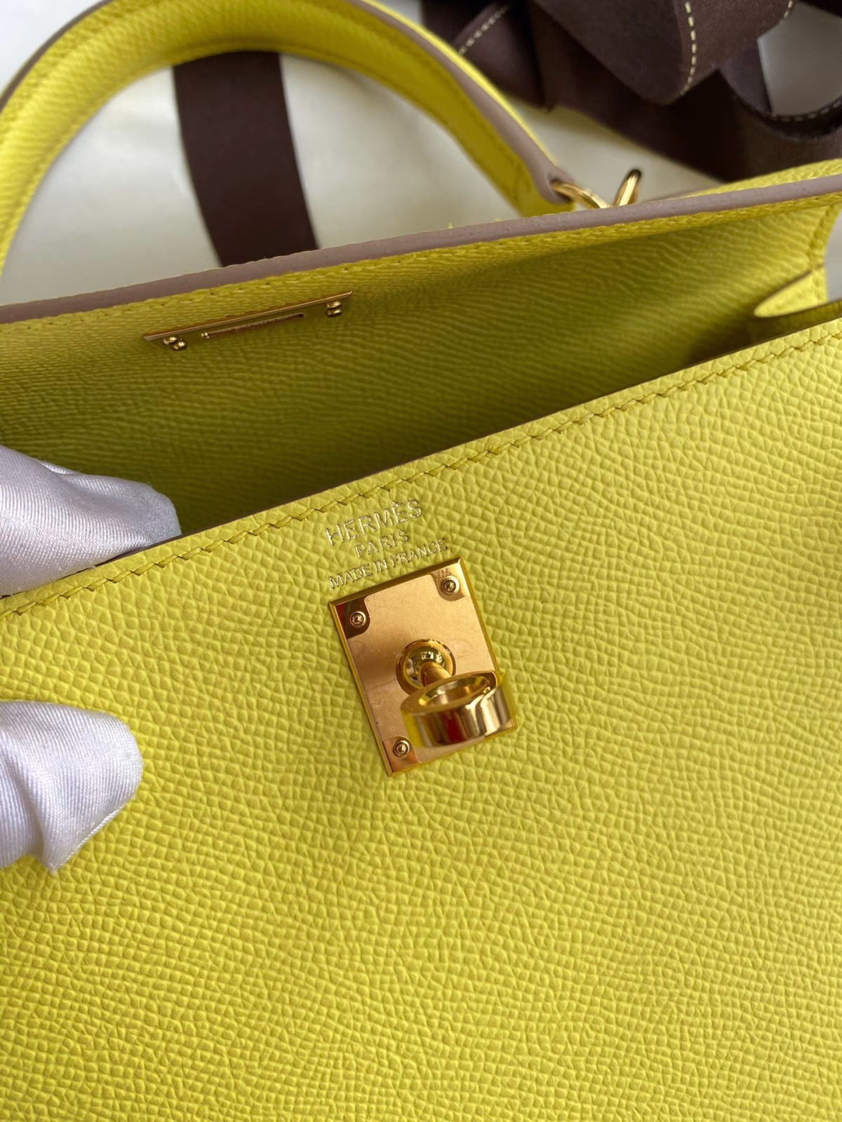 Hermes Kelly Sellier 25 Handmade Bag In Lime Epsom Calfskin - Image 4