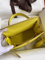 Hermes Kelly Sellier 25 Handmade Bag In Lime Epsom Calfskin - Image 7