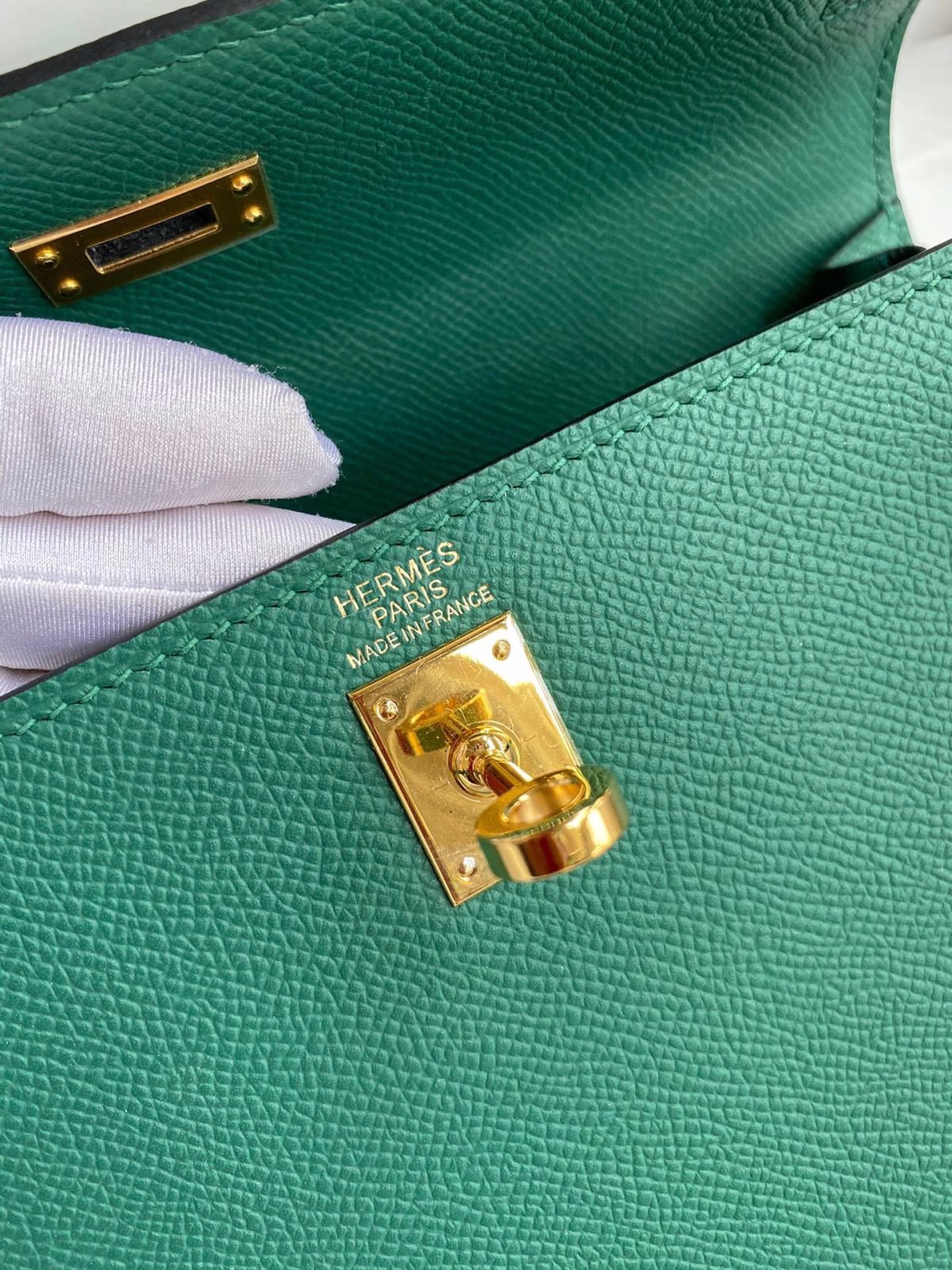 Hermes Kelly Sellier 25 Handmade Bag In Malachite Epsom Calfskin - Image 5