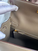 Hermes Kelly Sellier 25 Handmade Bag In Taupe Epsom Calfskin - Image 9