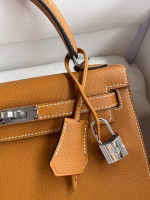 Hermes Kelly Sellier 25 Handmade Bag In Toffee Epsom Calfskin - Image 9