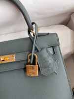 Hermes Kelly Sellier 25 Handmade Bag In Vert Amande Epsom Calfskin - Image 5