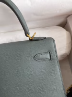 Hermes Kelly Sellier 25 Handmade Bag In Vert Amande Epsom Calfskin - Image 7