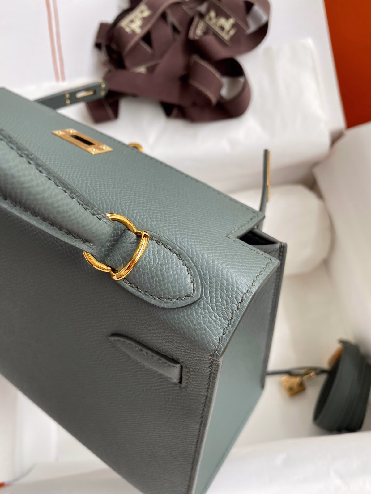Hermes Kelly Sellier 25 Handmade Bag In Vert Amande Epsom Calfskin - Image 6