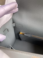 Hermes Kelly Sellier 25 Handmade Bag In Vert Amande Epsom Calfskin - Image 2