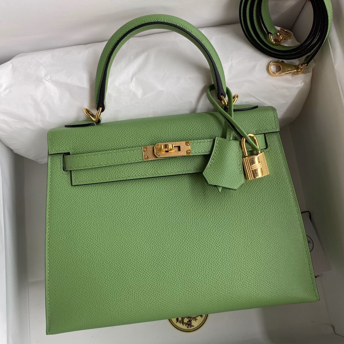 Hermes Kelly Sellier 25 Handmade Bag In Vert Criquet Epsom Calfskin - Image 1